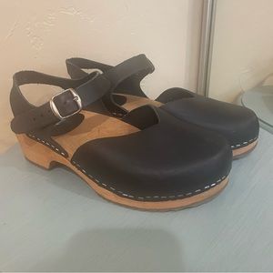 MIA Sofia Black Ankle-Strap Wooden Clog Sandal size 40/9.5